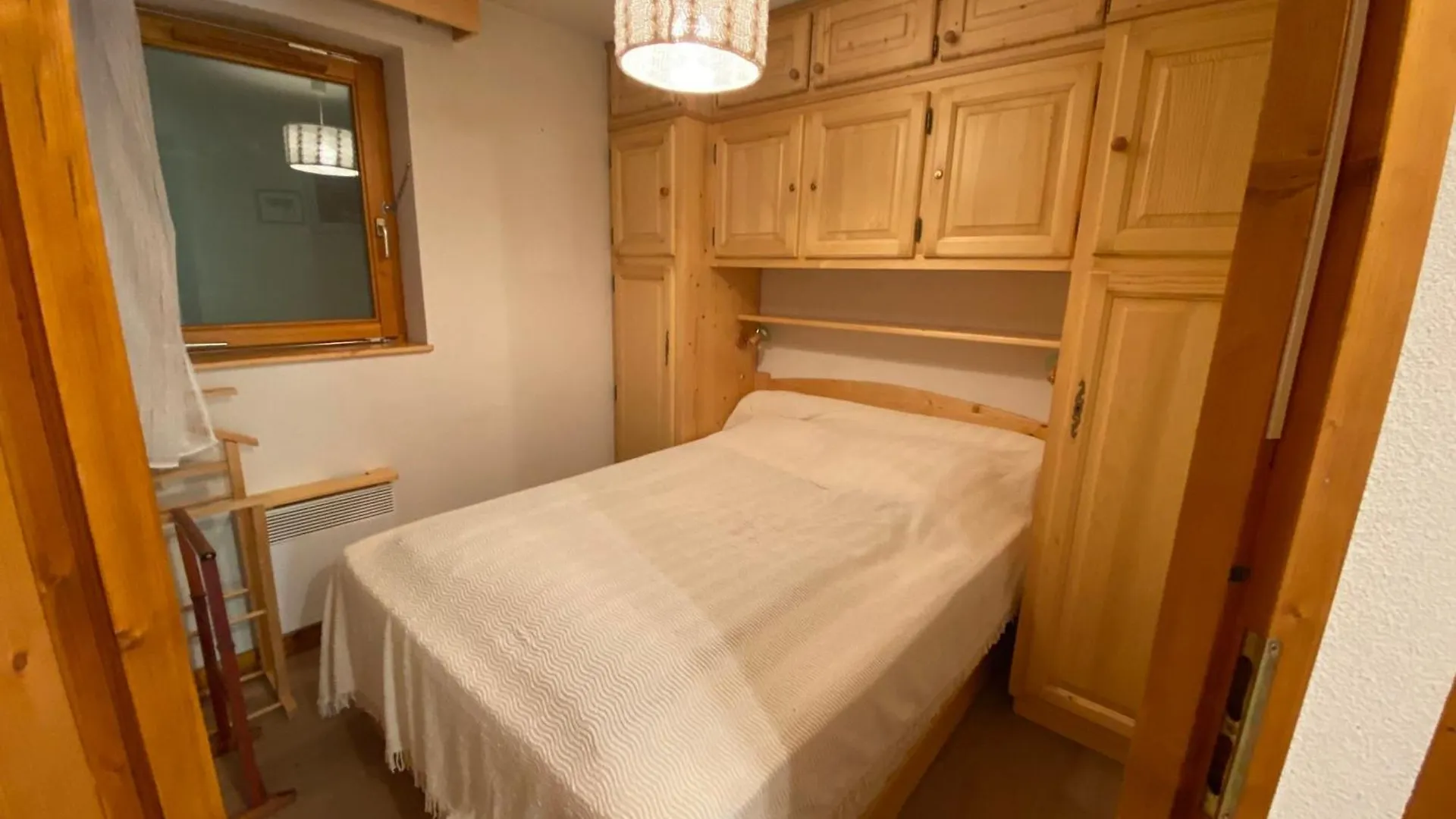 Appartement Calme A 900M Du Centre De Chatel Avec Terrasse Et Parking - Fr-1-693-112