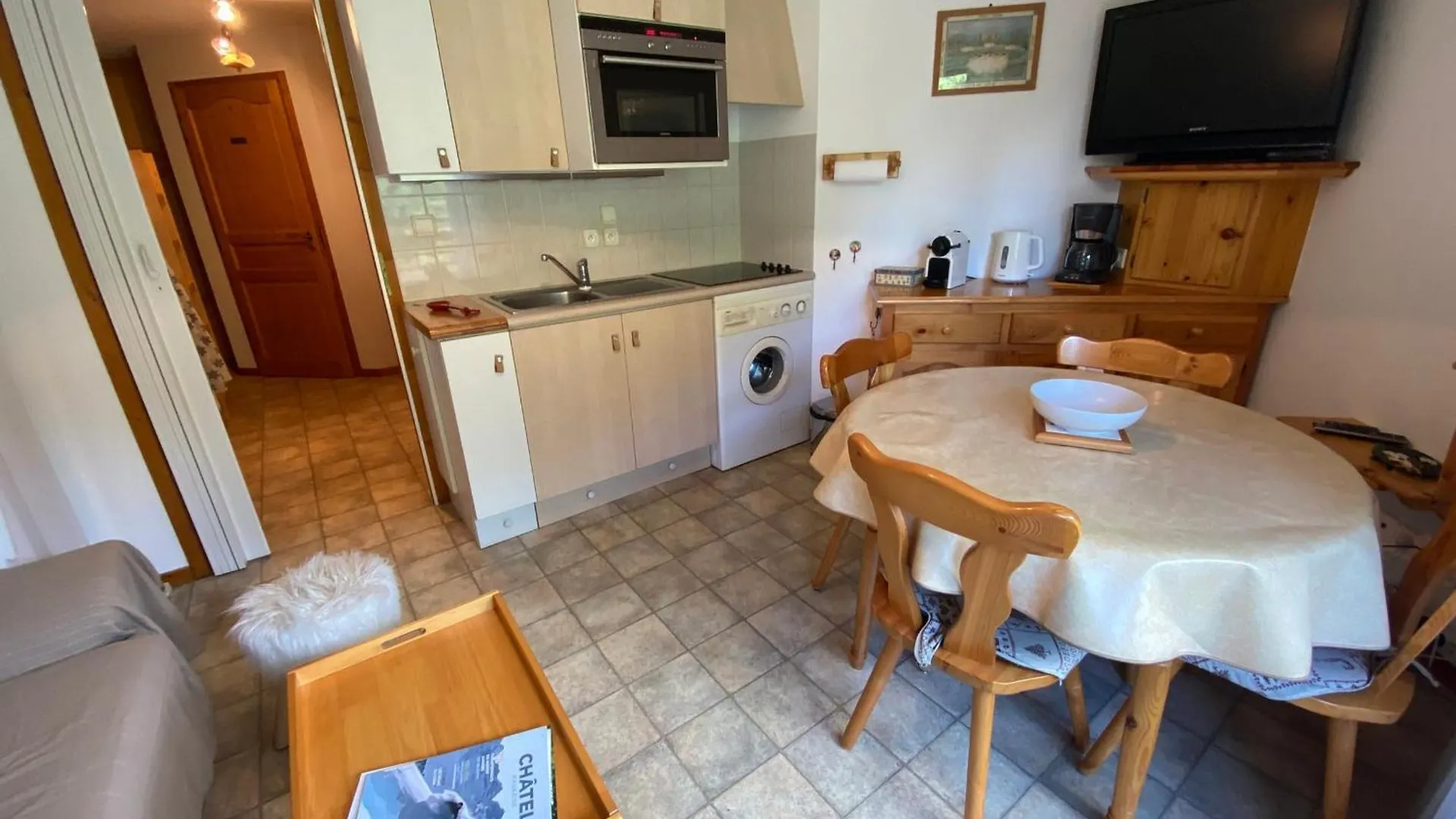 Appartement Calme A 900M Du Centre De Chatel Avec Terrasse Et Parking - Fr-1-693-112