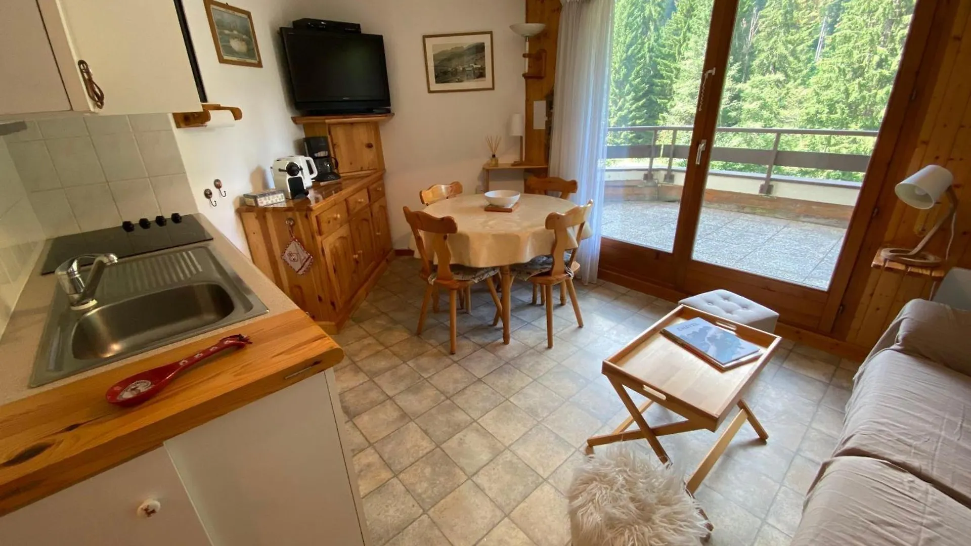 Apartment Appartement Calme A 900M Du Centre De Chatel Avec Terrasse Et Parking - Fr-1-693-112