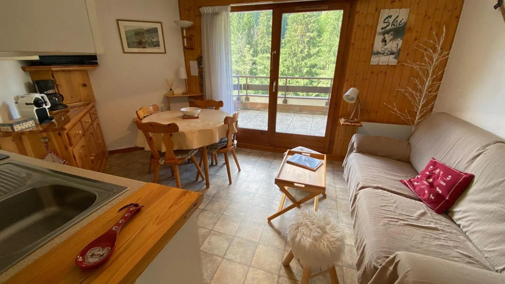 Appartement Calme A 900M Du Centre De Chatel Avec Terrasse Et Parking - Fr-1-693-112