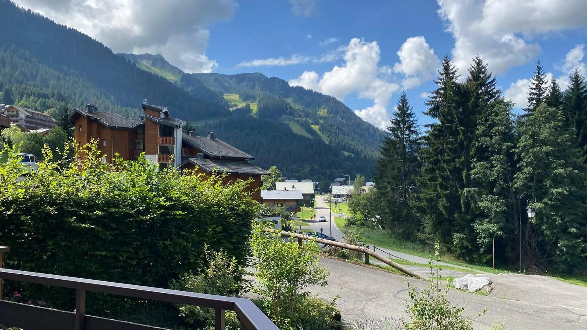 Appartement Calme A 900M Du Centre De Chatel Avec Terrasse Et Parking - Fr-1-693-112 France
